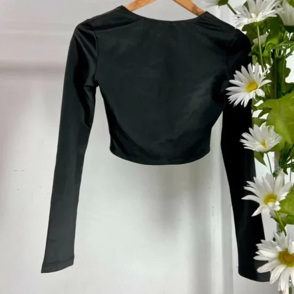 WHITE FOX Black Ring Detail Long Sleeve Crop Top NWT - Picture 8 of 9